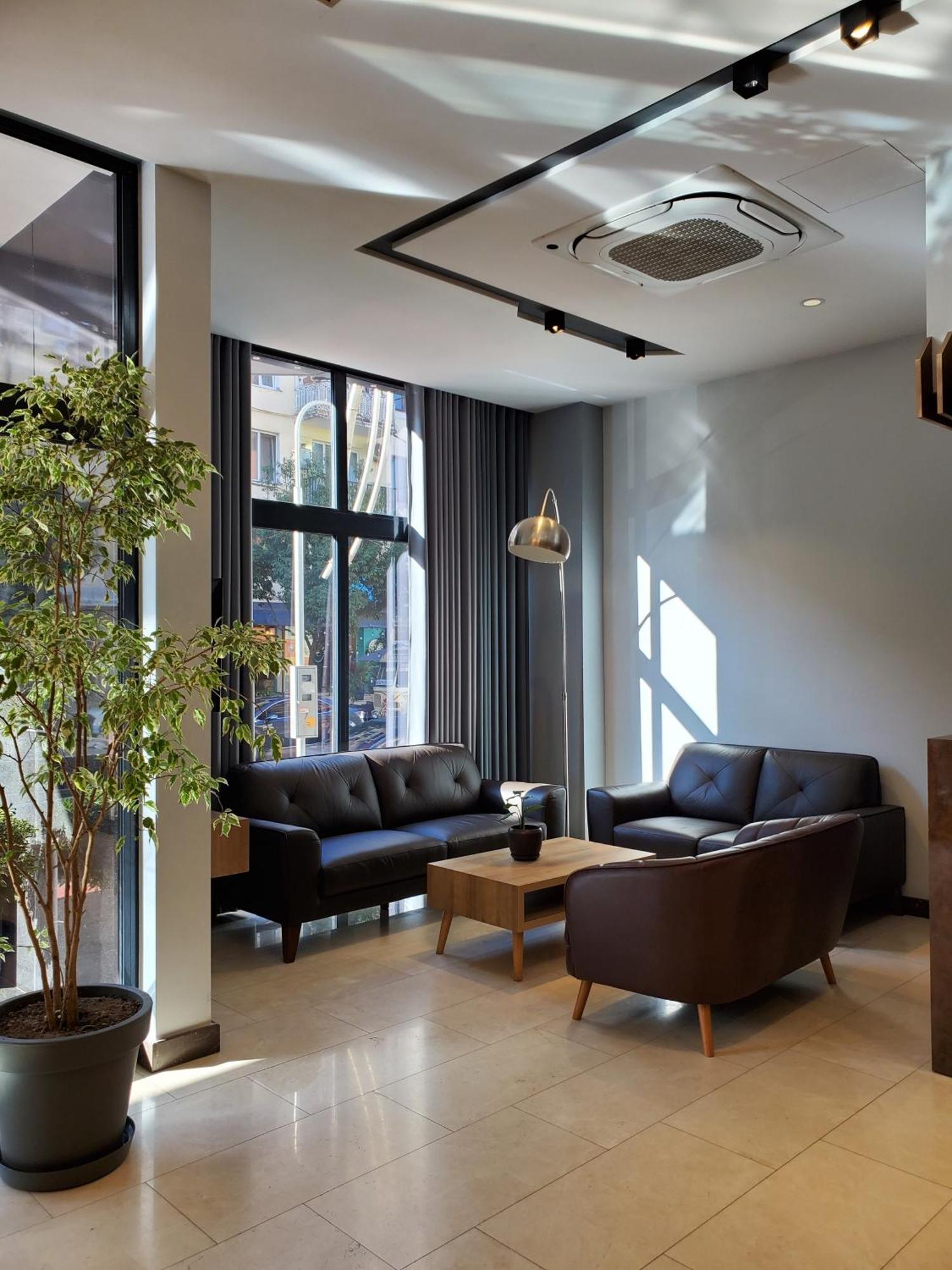 Hotel Salvador Batumi Esterno foto